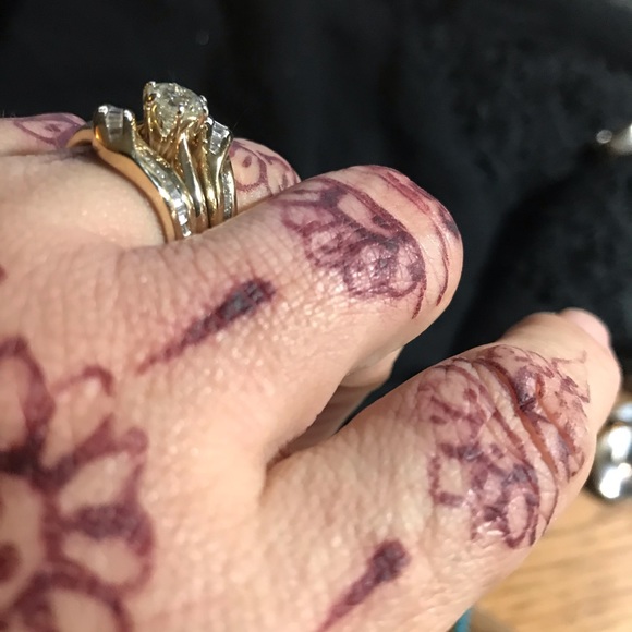 Preowned 14k genuine diamond ring w/enhancer - Picture 3 of 5